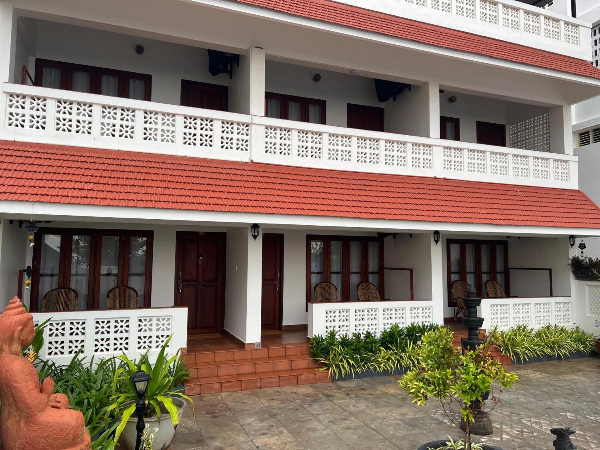 Buddha Beach Hotel Kovalam Exteriör bild